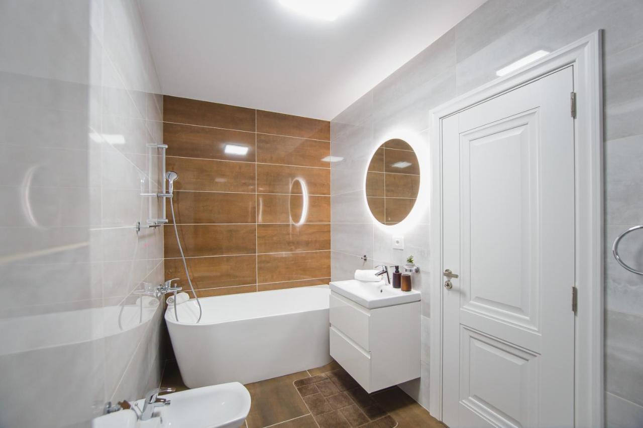 Appartement Charming Family Haven à Oradea Extérieur photo