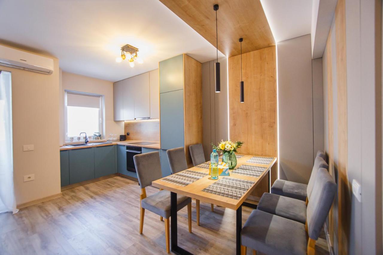 Appartement Charming Family Haven à Oradea Extérieur photo