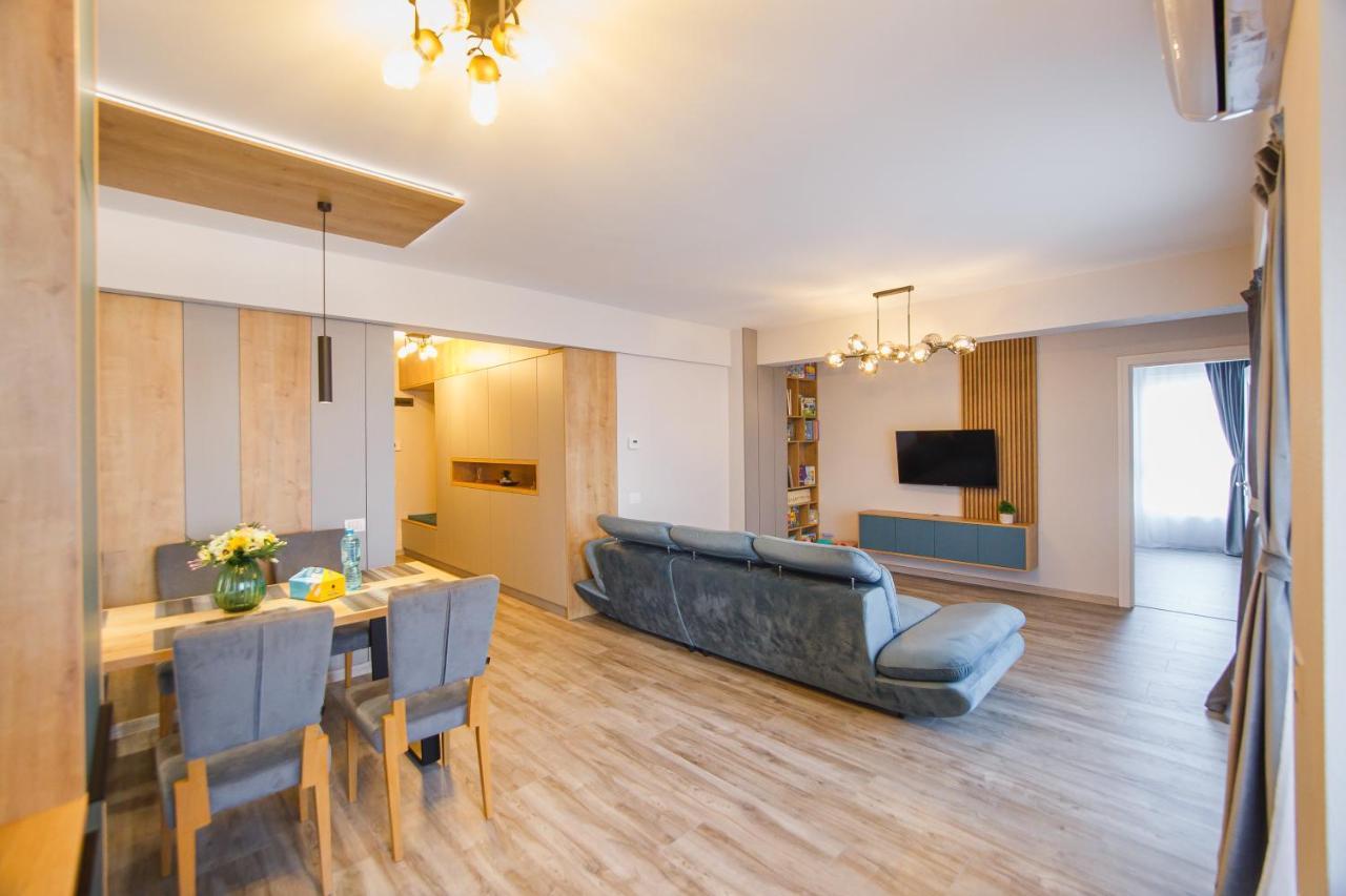 Appartement Charming Family Haven à Oradea Extérieur photo