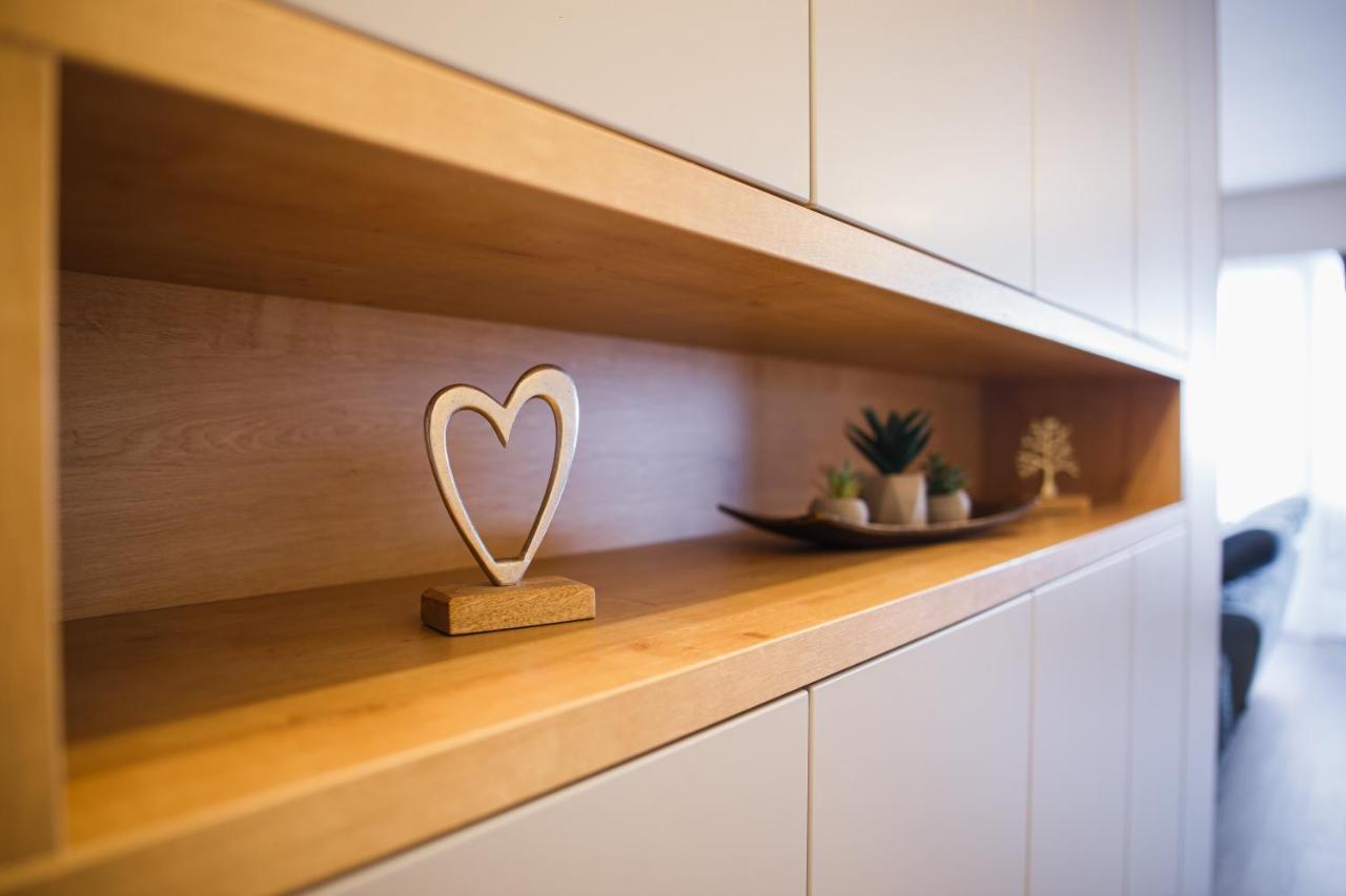Appartement Charming Family Haven à Oradea Extérieur photo