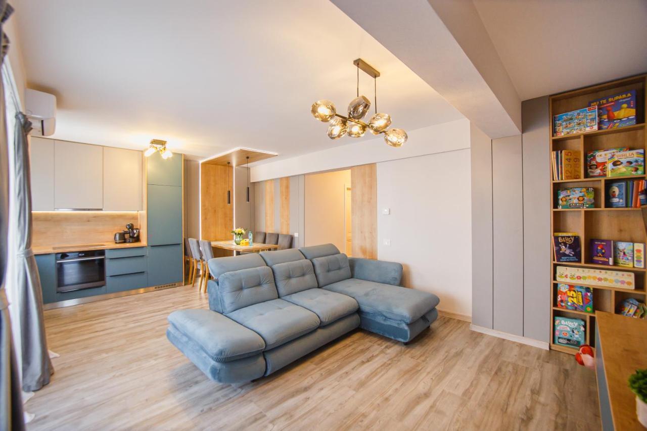 Appartement Charming Family Haven à Oradea Extérieur photo